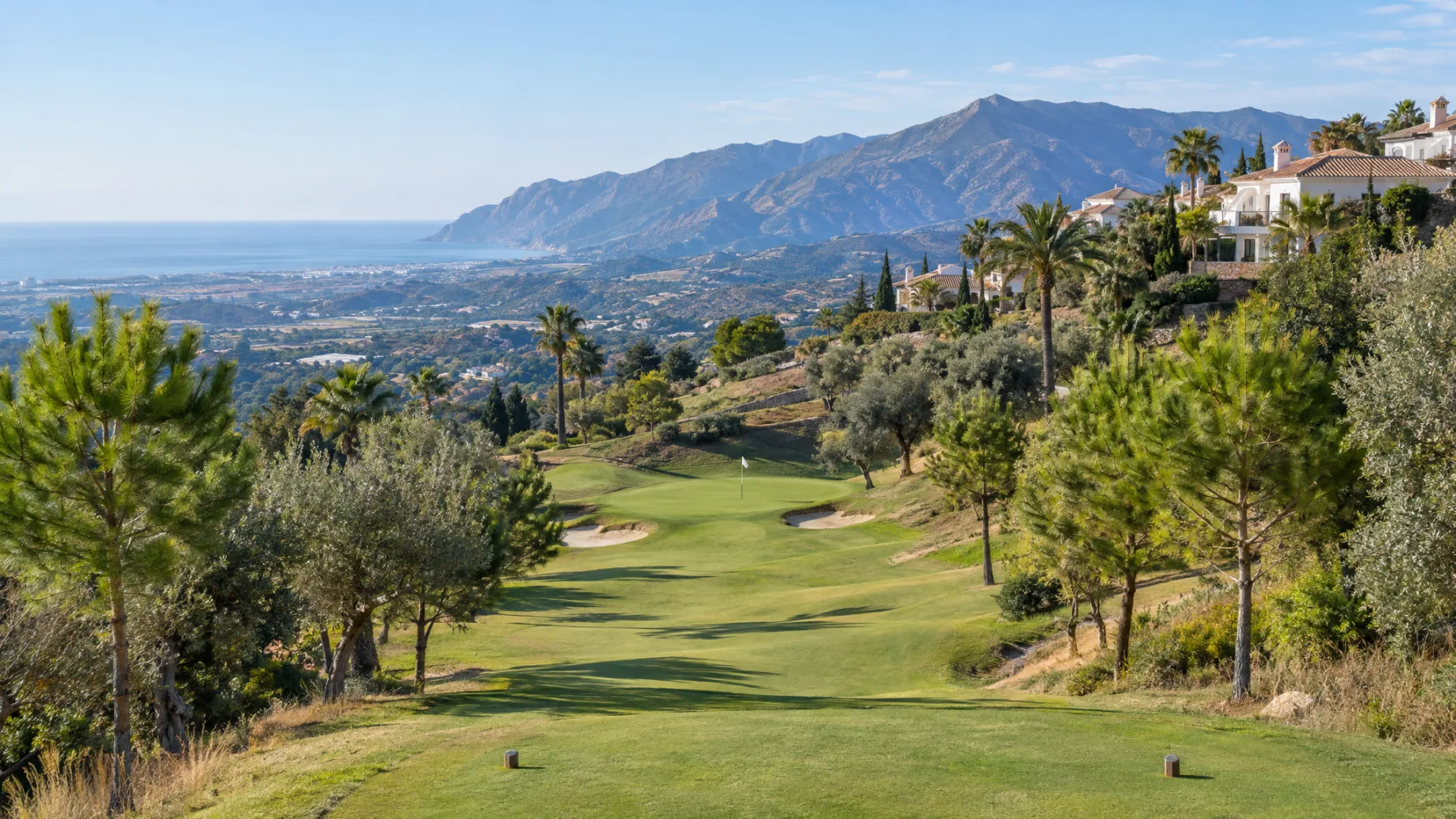 Properties for sale at Tramores Golf: new homes above the short fairways of the executive course in Benahavís