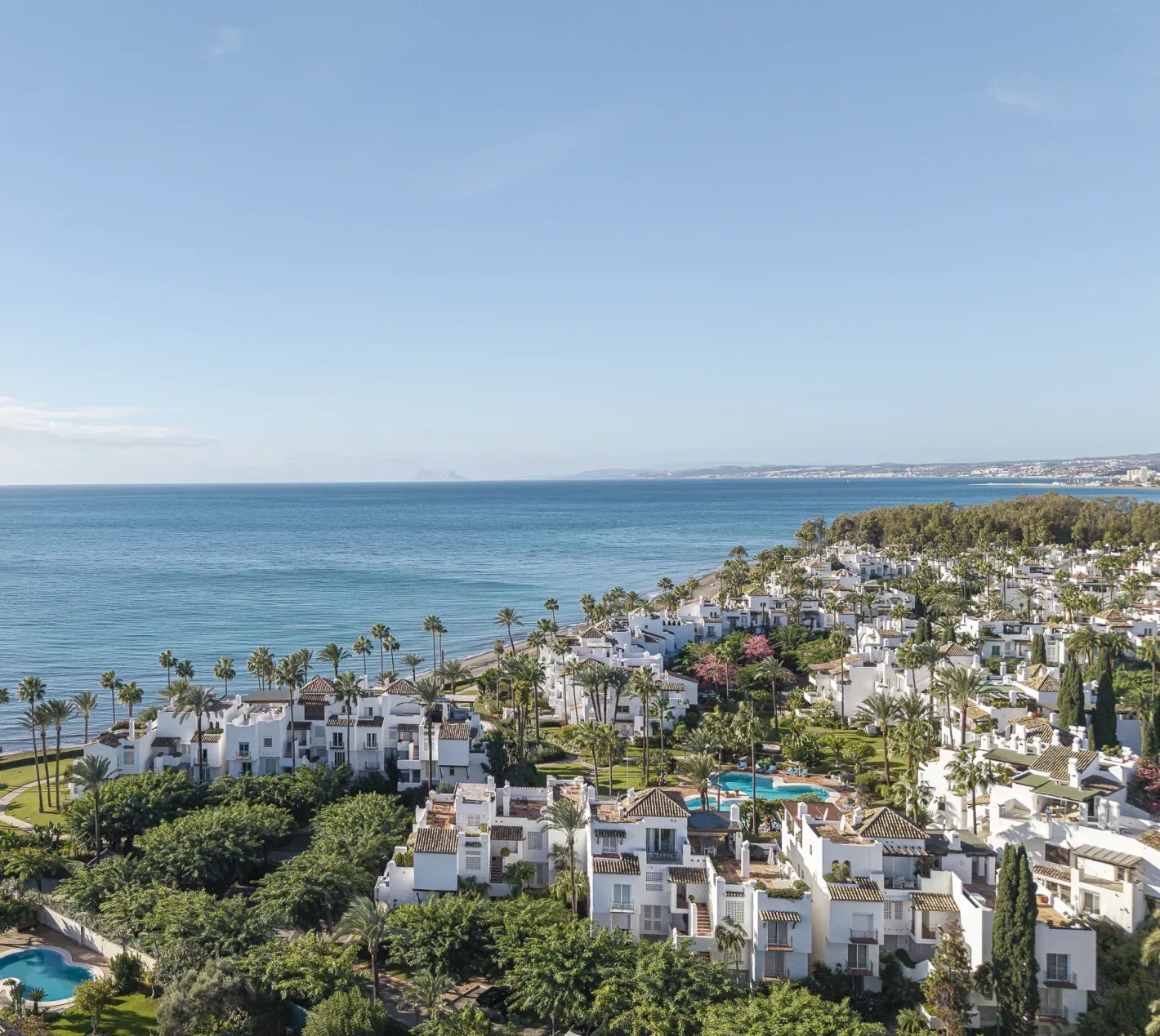 Alcazaba Beach Frontline Apartment - Image 1