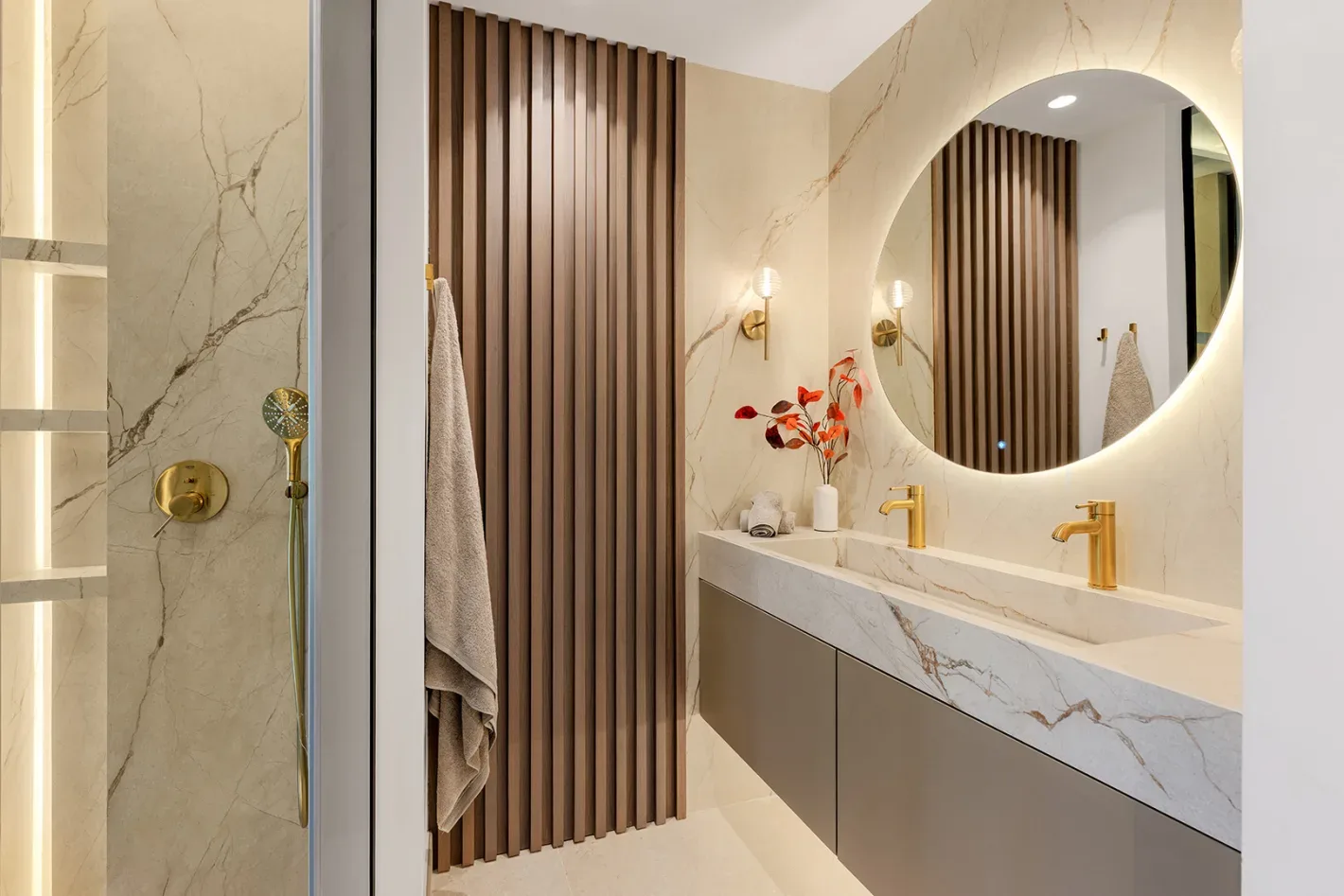 Alcazaba Beach Frontline Apartment - Image 12