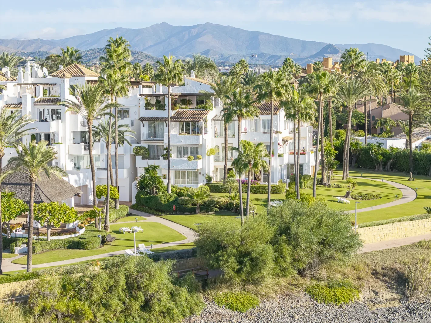 Alcazaba Beach Frontline Apartment - Image 19