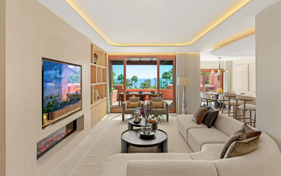 Beachfront Penthouse - Image 4