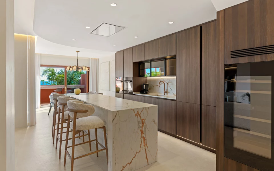 Beachfront Penthouse - Image 6