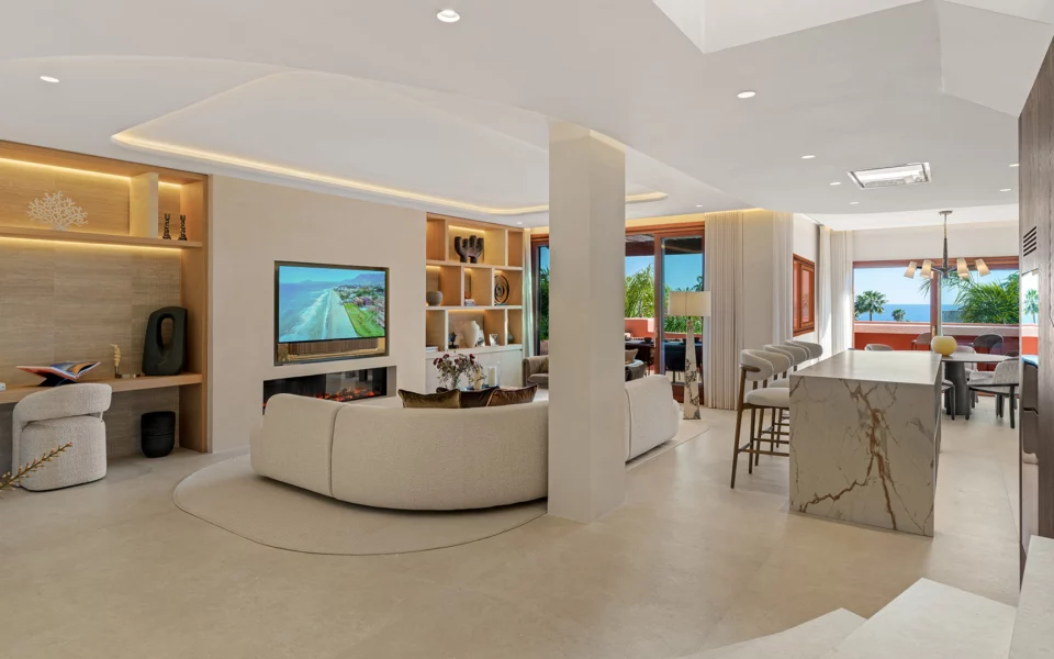 Beachfront Penthouse - Image 5