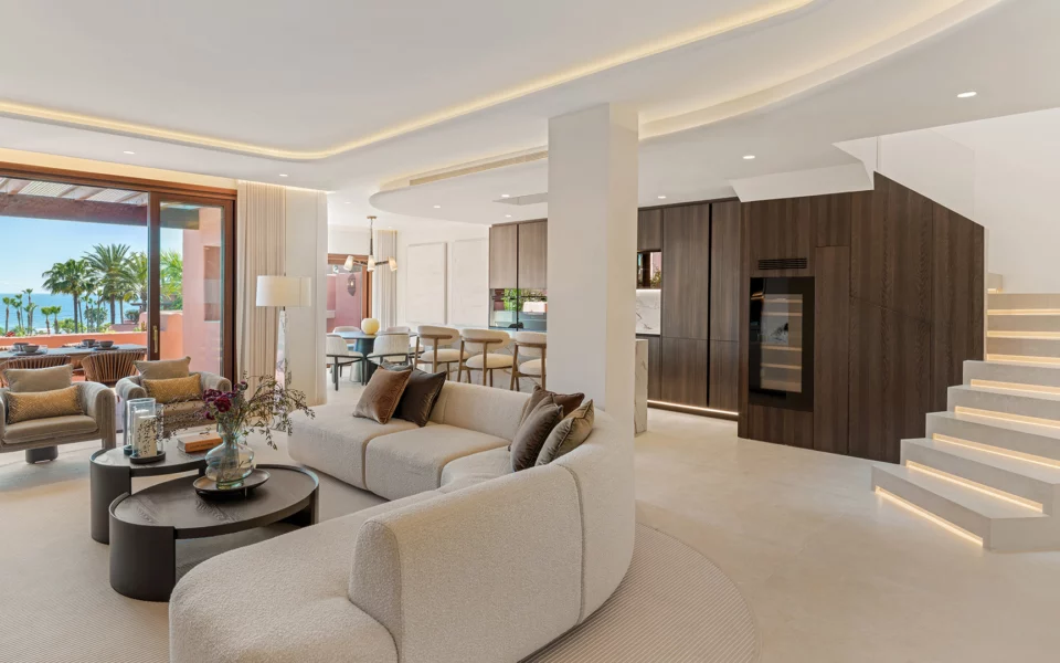 Beachfront Penthouse - Image 3