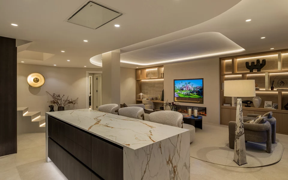Beachfront Penthouse - Image 7