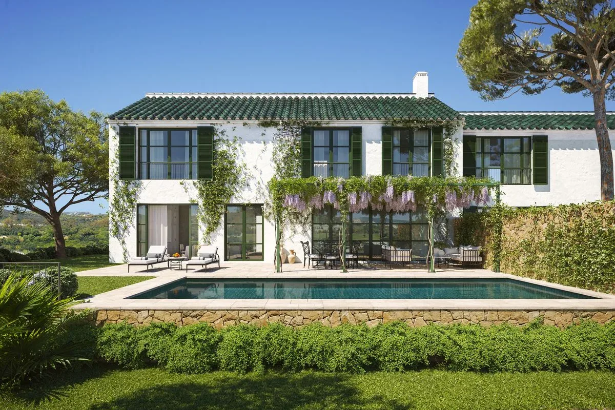 Cortesin Hill Club - Image 1