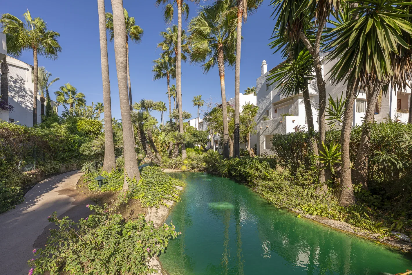 Costalita Beachfront Apartment - Image 38