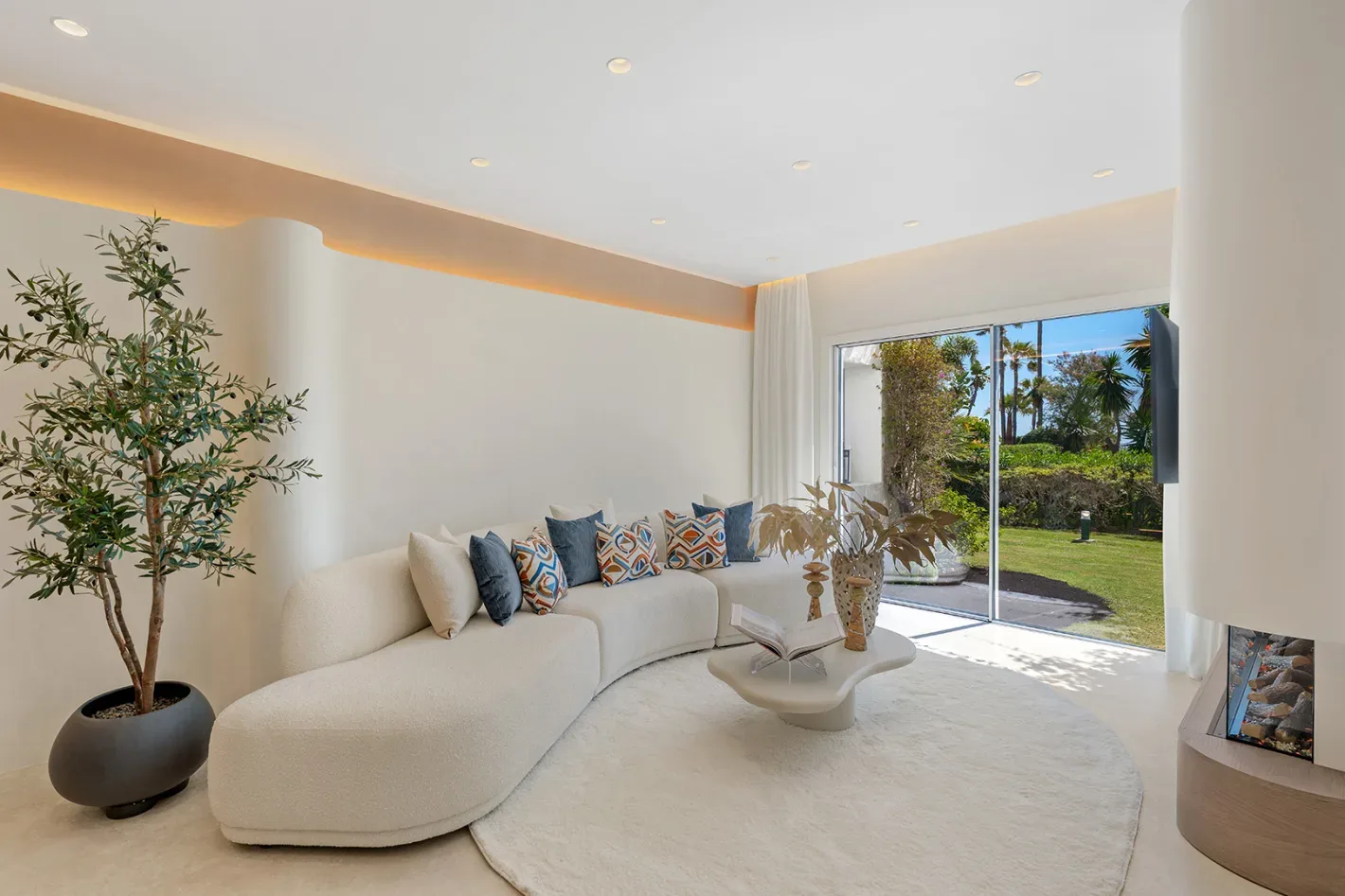 Costalita Beachfront Apartment - Image 7