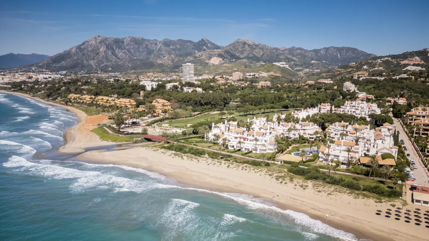 Los Monteros Palm Beach Apartment - Image 8