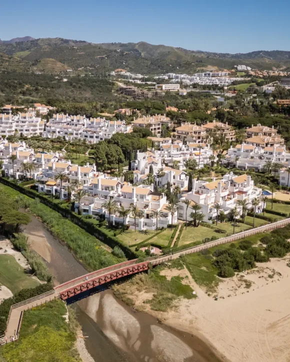 Where is Los Monteros Palm Beach?