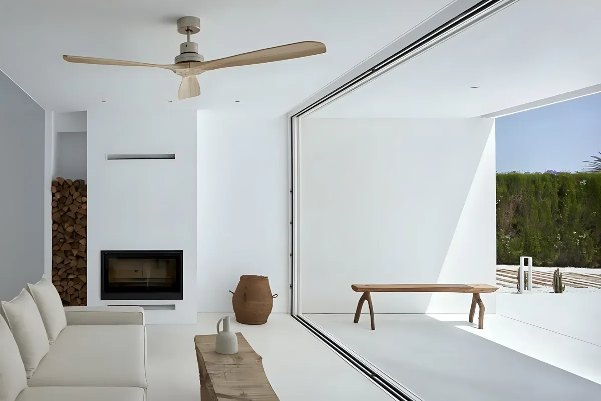 An efficient home with an ecological pool
