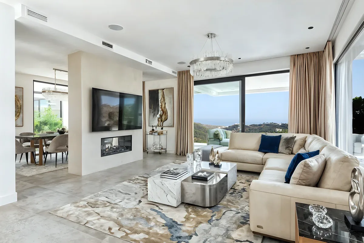 A private villa above 300 hectares of nature